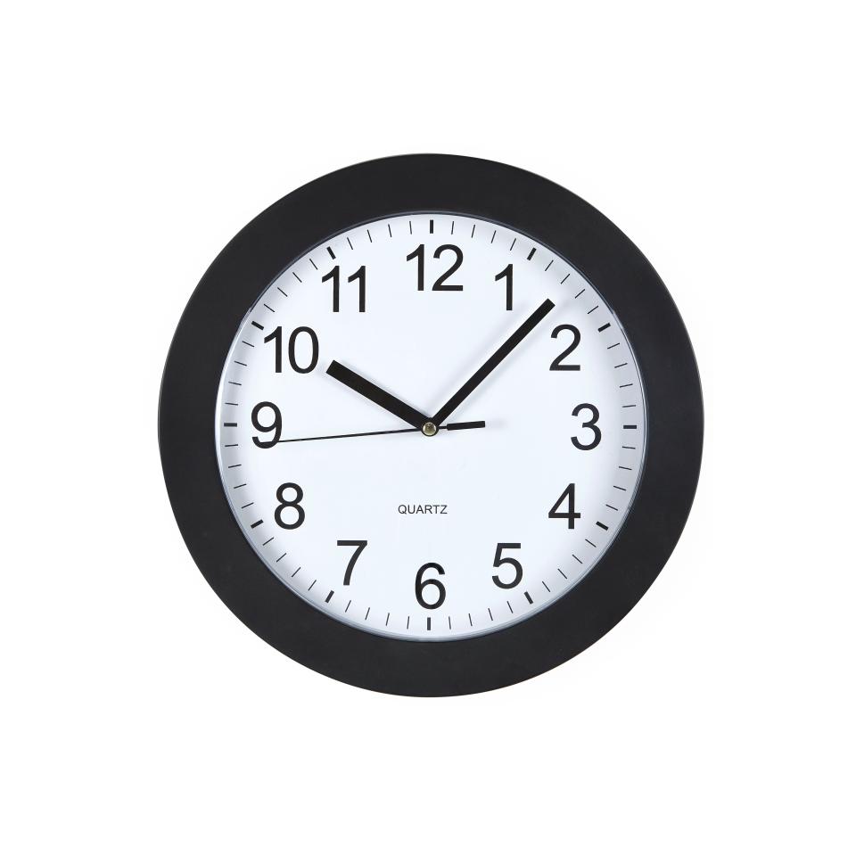 Carven Round Clock Plastic Face Winc