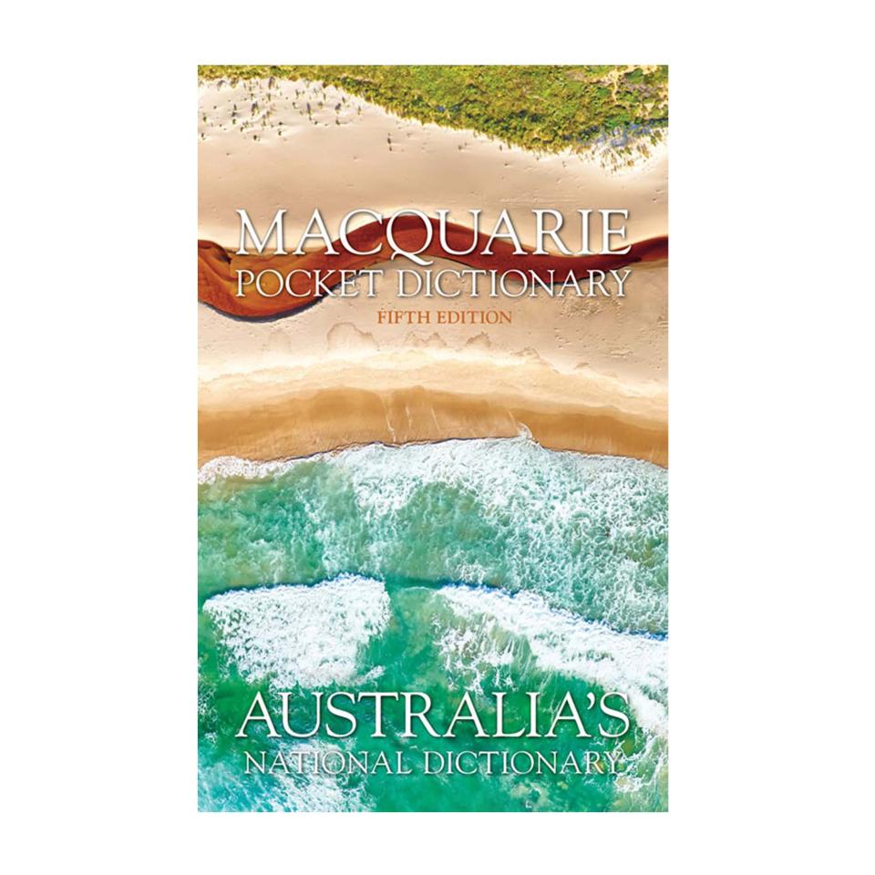 Macquarie Pocket Dictionary + Macquarie Pocket Thesaurus Macquarie 5th Edition